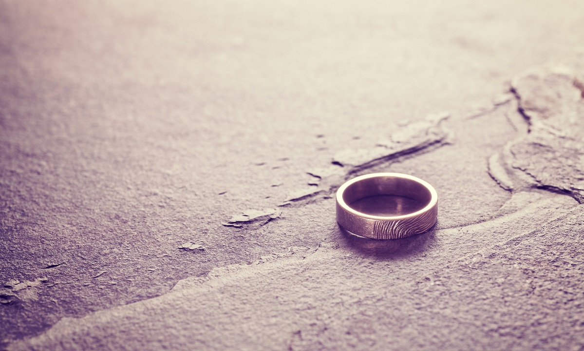 wedding ring divorce